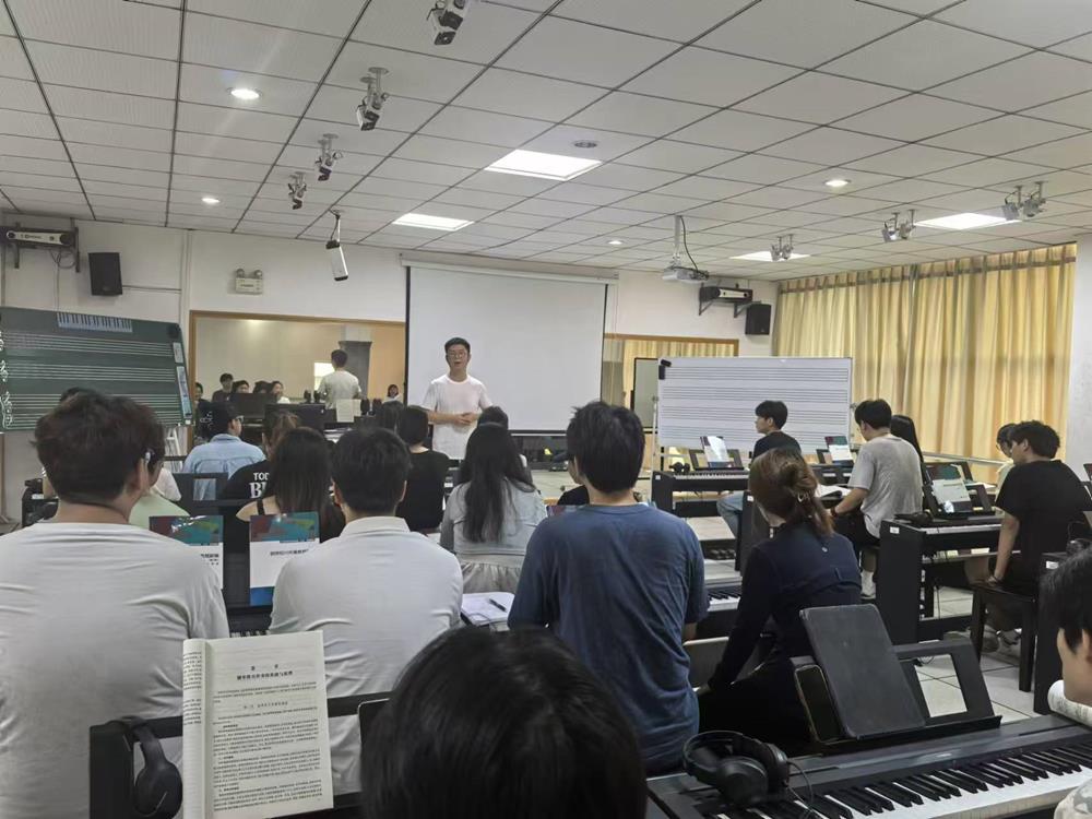 秋季开学第一课1.jpg